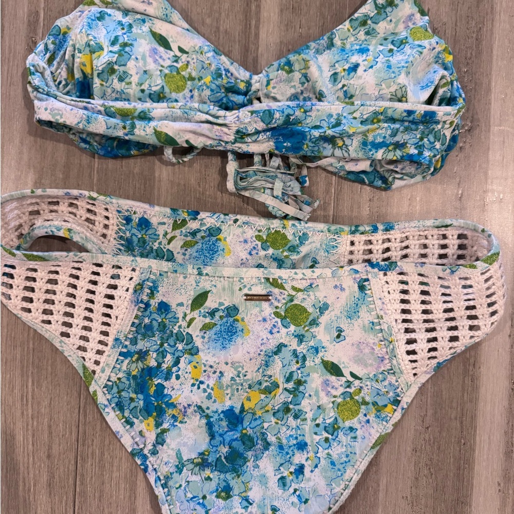 VS Floral Blue and Green Bikini Set - Picture 3 of 3